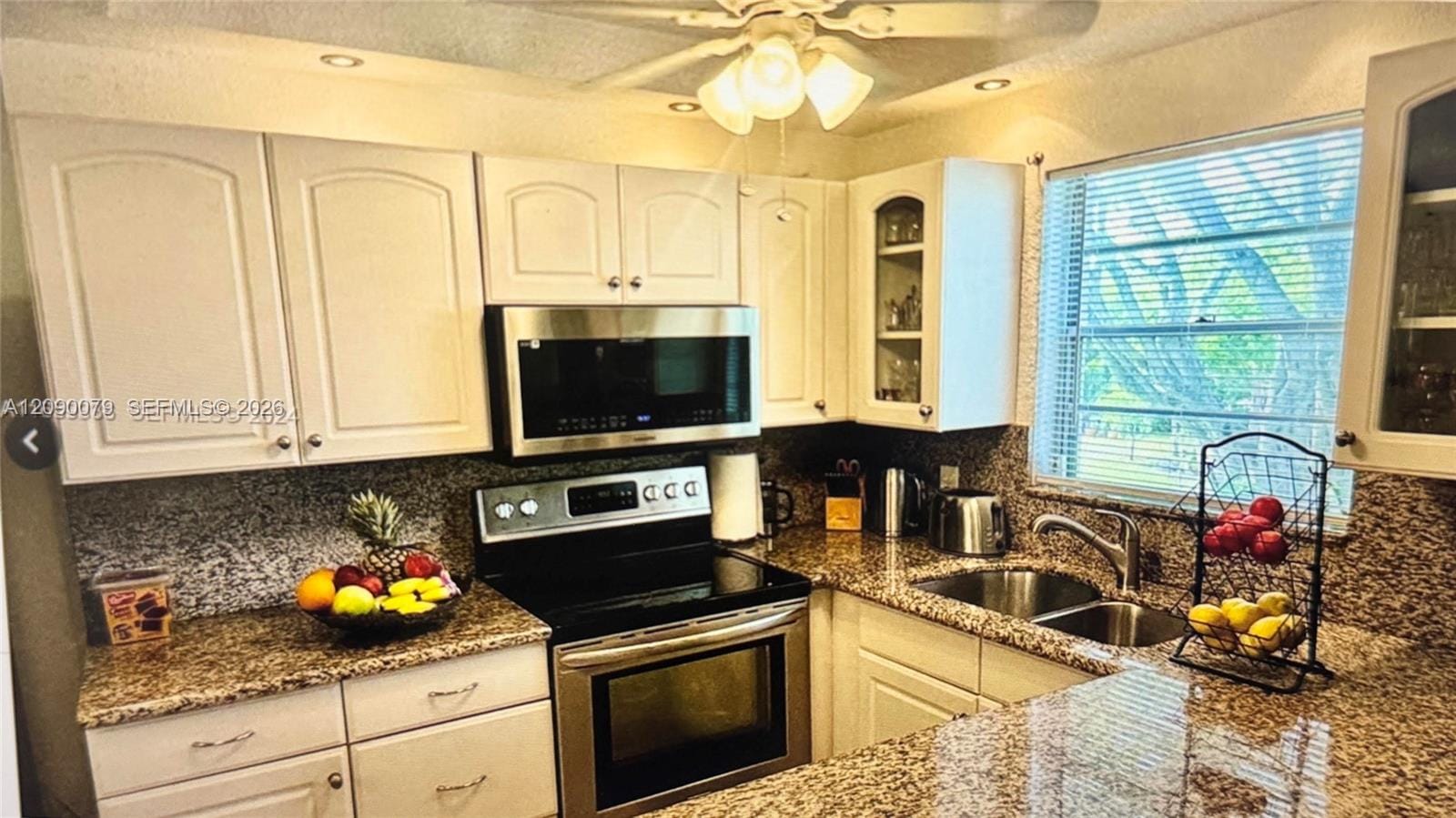 116 E Westbury E 116 — photo 10
