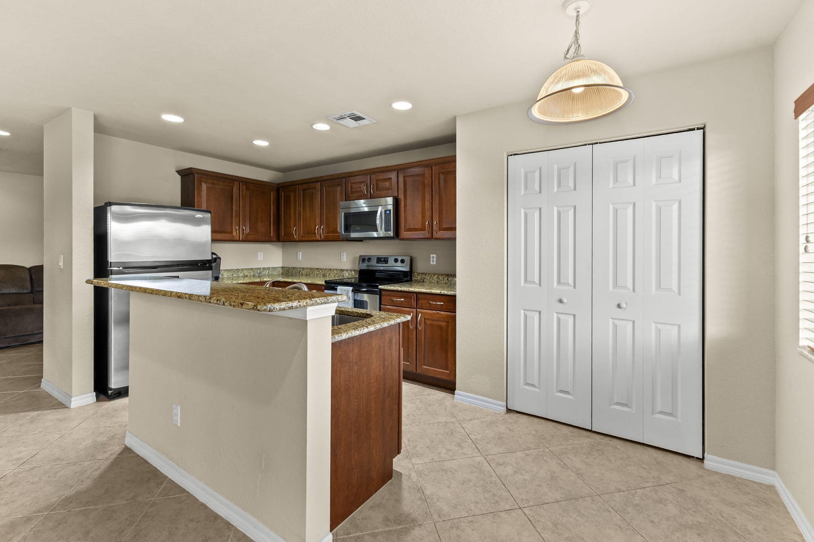 2631 SW MARSHFIELD Court — photo 8