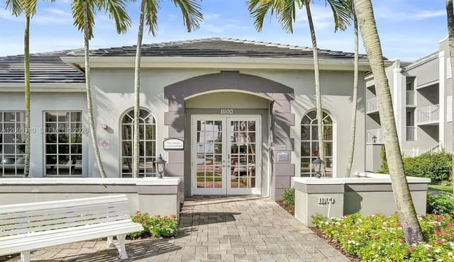 655 SW 111th Way 104, Pembroke Pines, FL 33025
