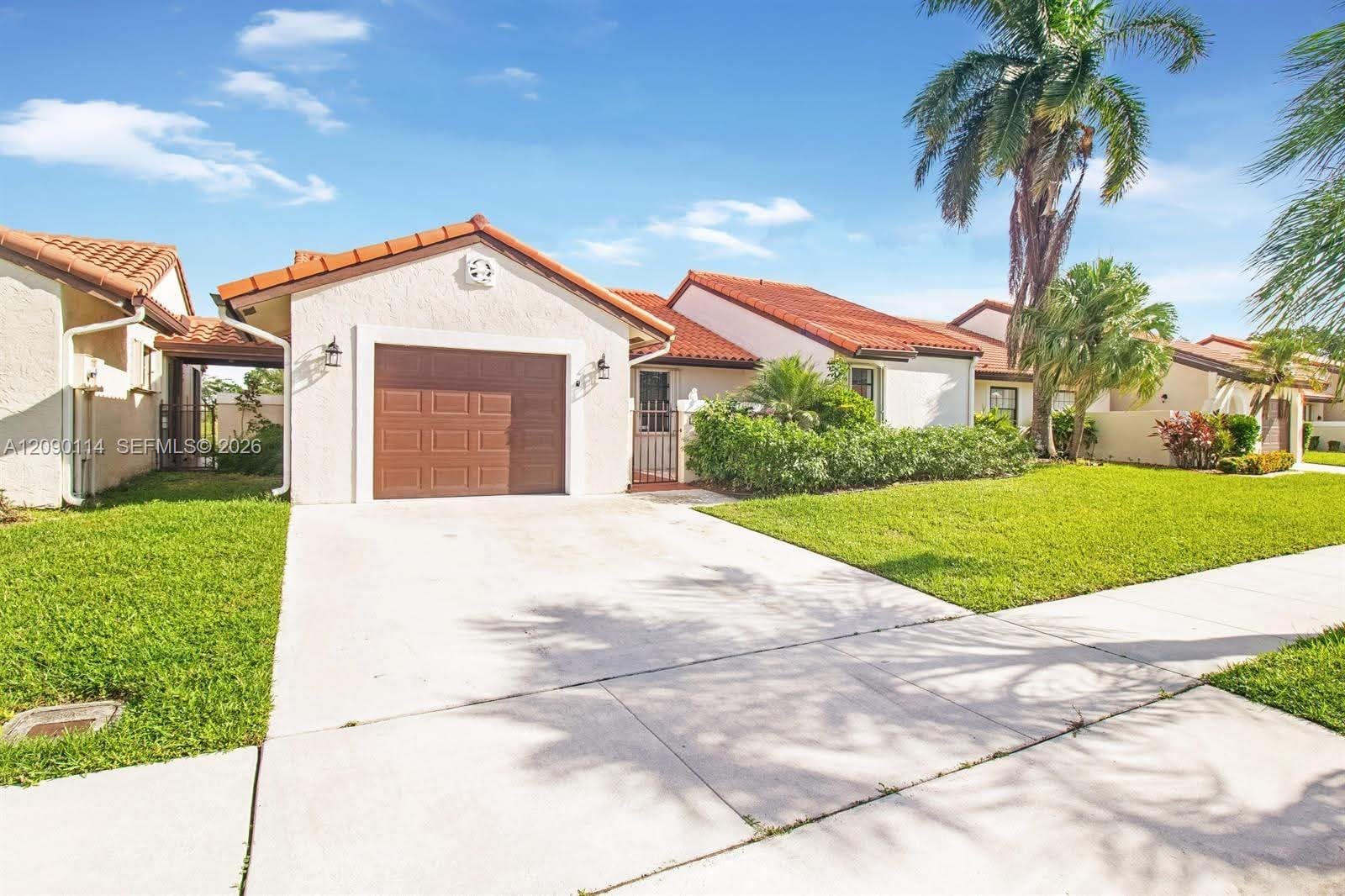 17 Columbia Court, Deerfield Beach, FL 33442 photo 3