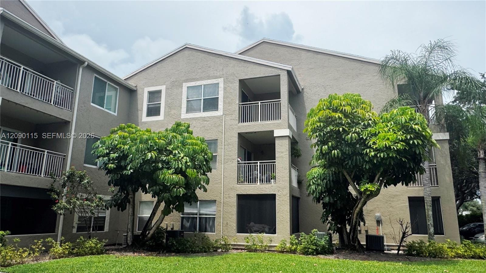 1760 Palm Cove Boulevard 5-305 — photo 2