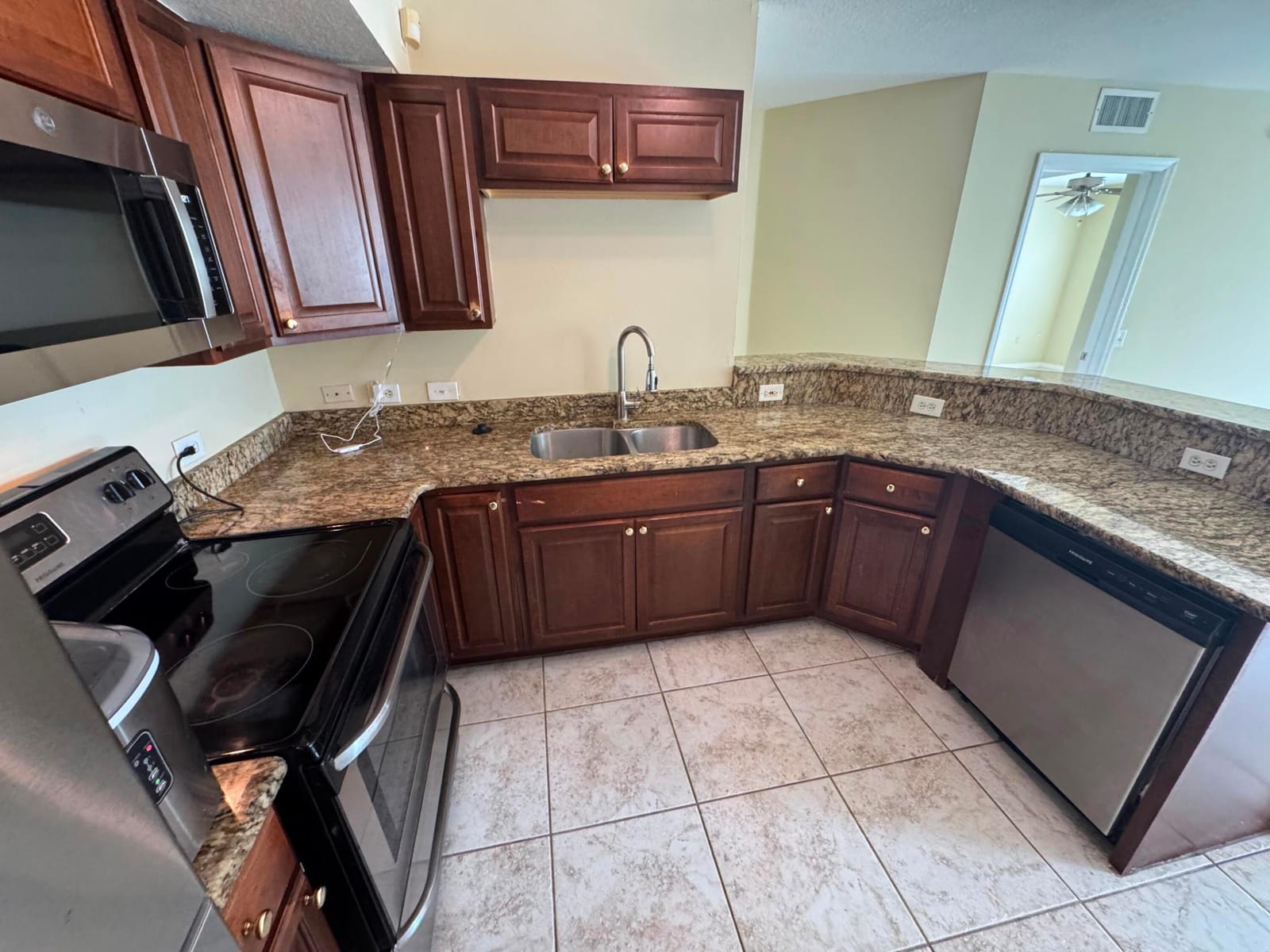 201 Villa Circle 201, Boynton Beach, FL 33435 photo 5