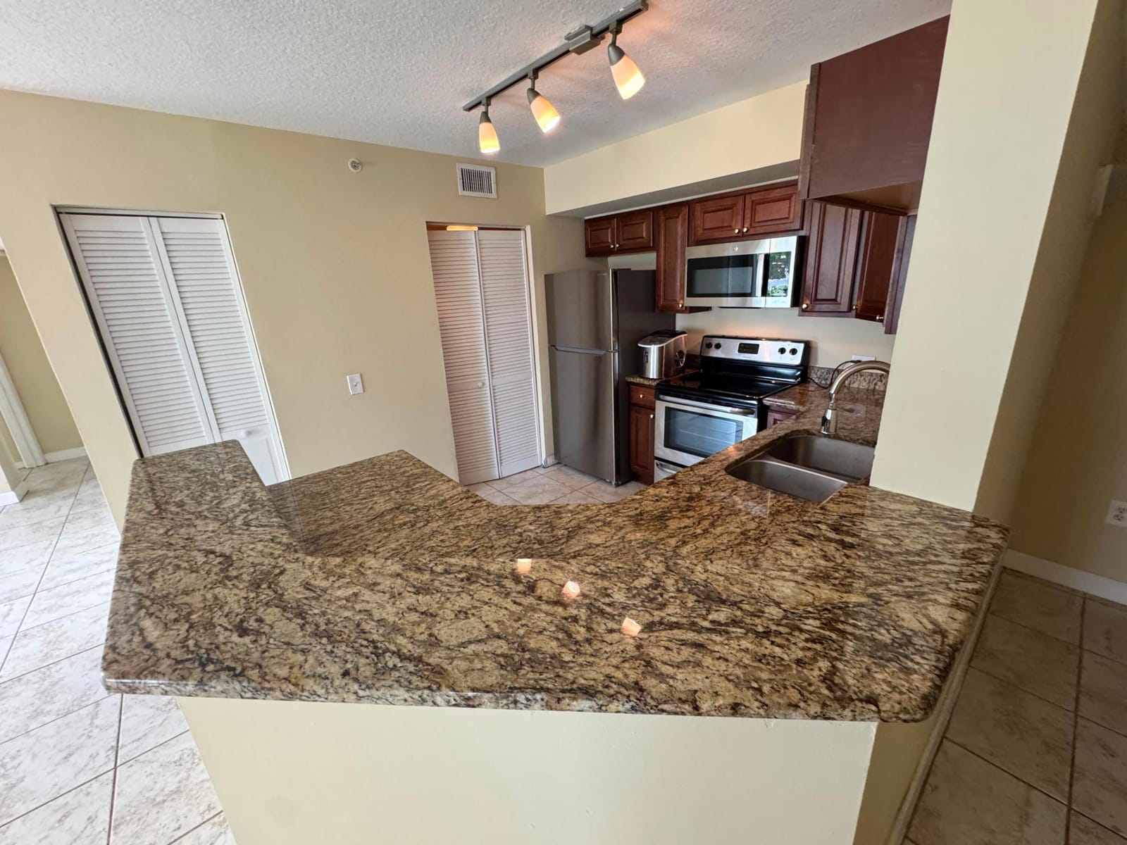 201 Villa Circle 201, Boynton Beach, FL 33435 photo 10