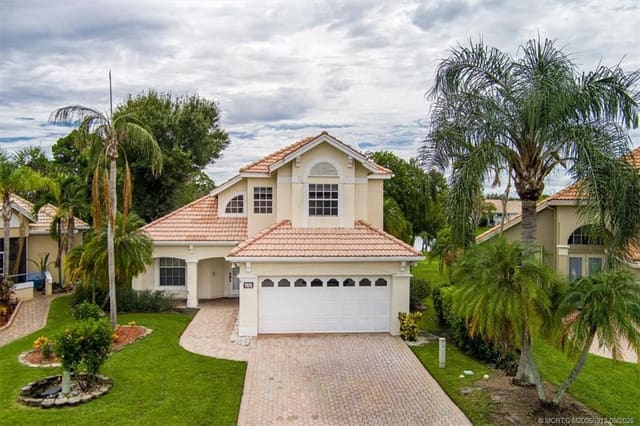 434 SW Horseshoe Circle, Lake Charles, Port St. Lucie, FL