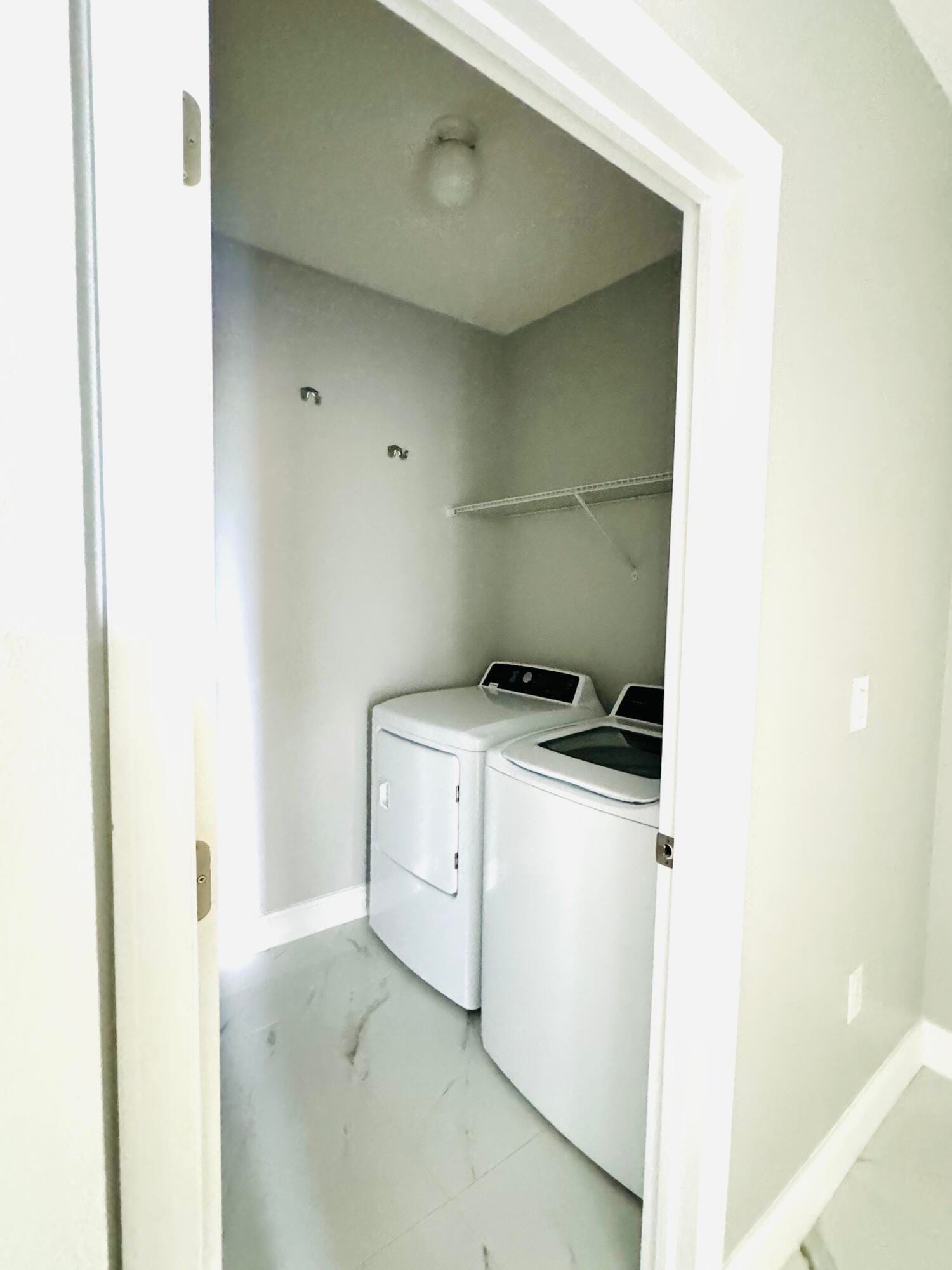 2251 SW Garfield Drive SW, Vero Beach, FL 32968 photo 2
