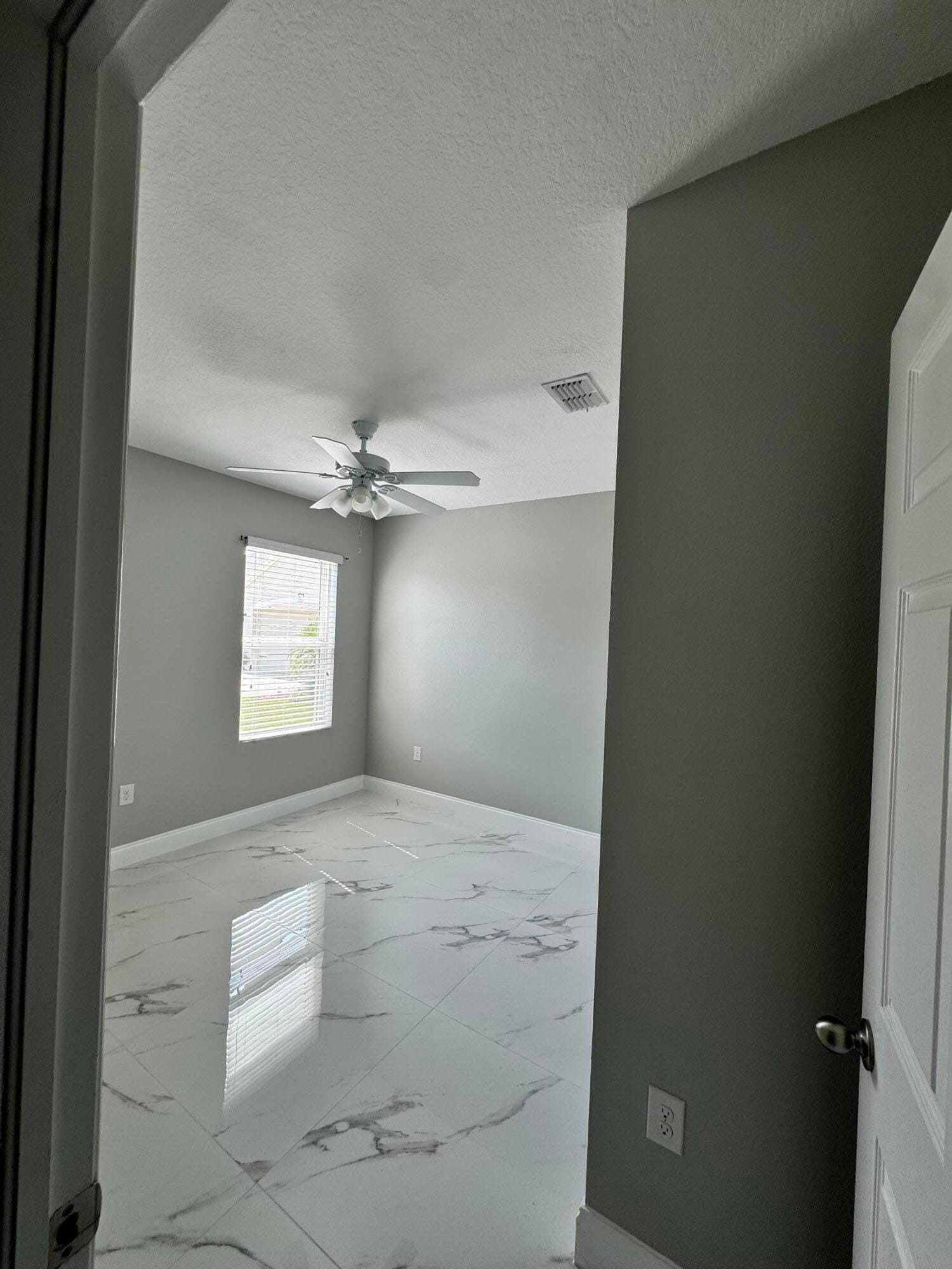 2251 SW Garfield Drive SW, Vero Beach, FL 32968 photo 4