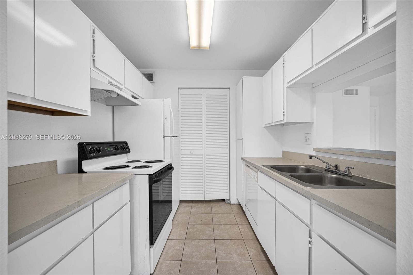 4021 NW 87th Avenue 4021, Sunrise, FL 33351 photo 4