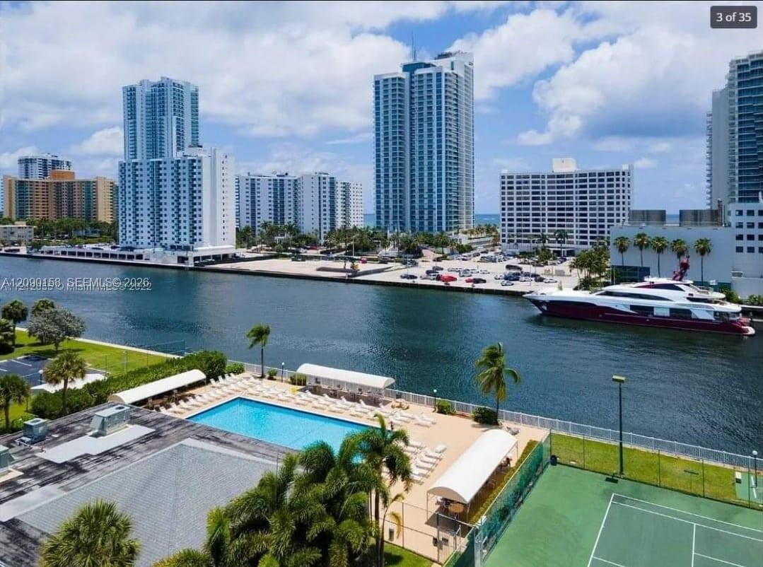 800 W Parkview Drive 311, Hallandale Beach, FL 33009 photo 2