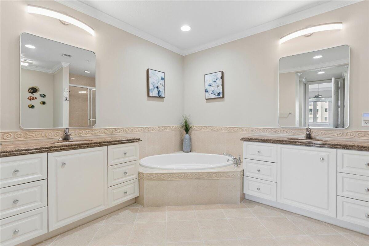 19 Harbour Isle Drive W 202, Fort Pierce, FL 34949 photo 19