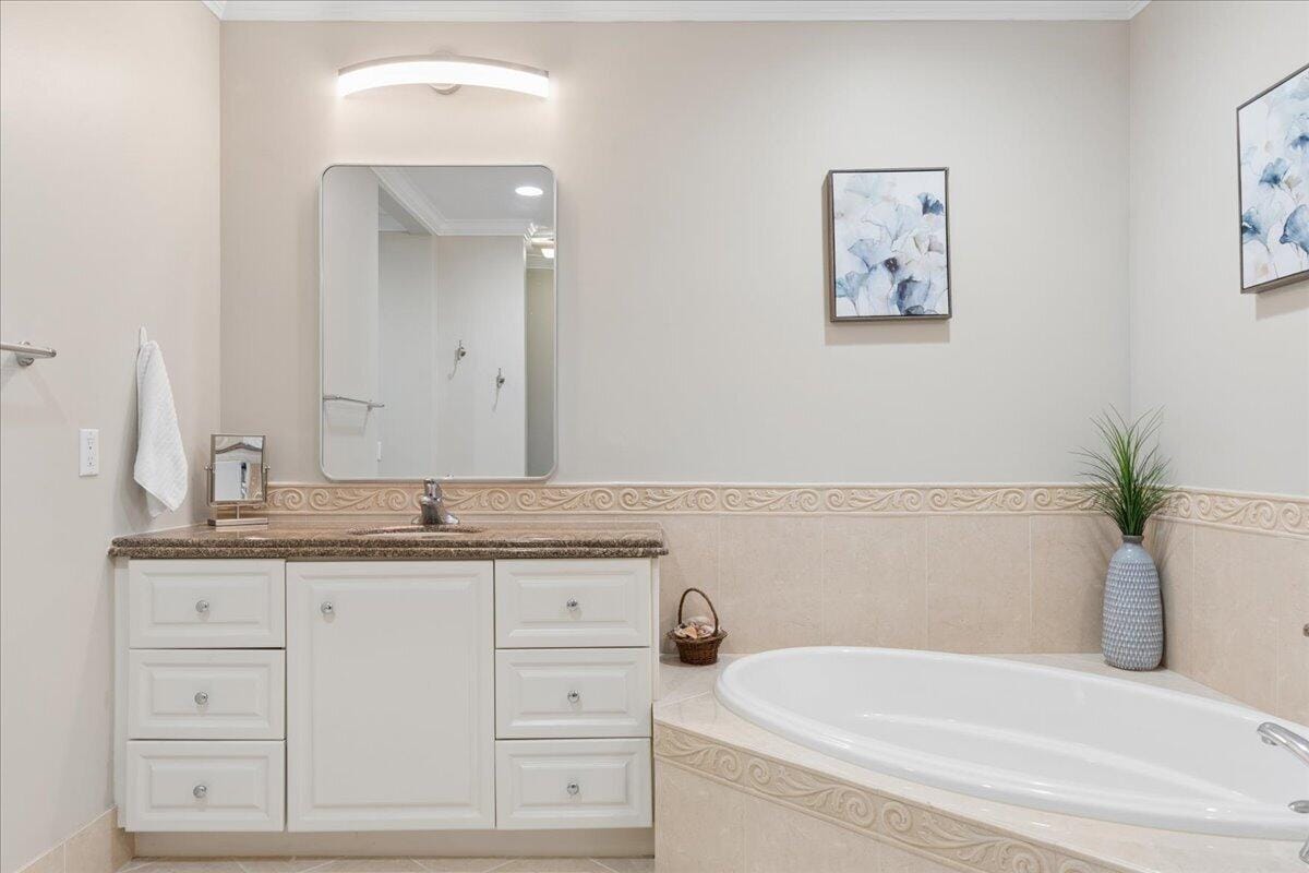 19 Harbour Isle Drive W 202, Fort Pierce, FL 34949 photo 20