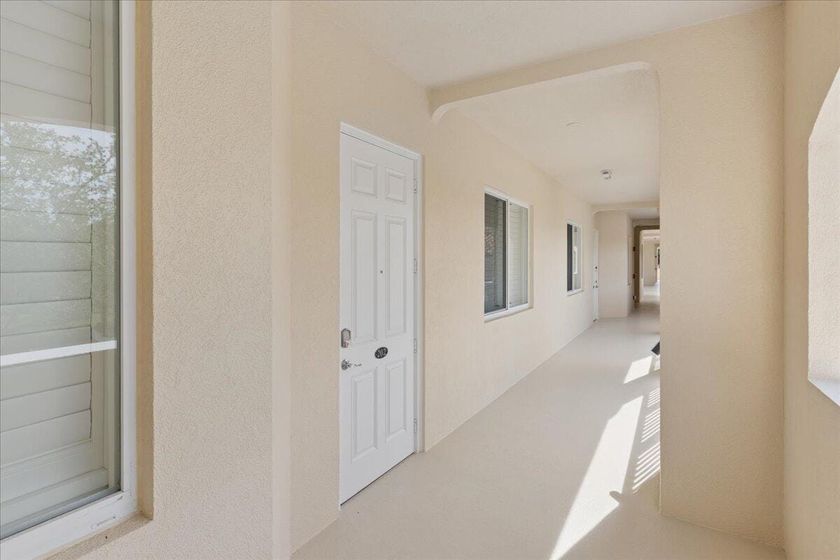 19 Harbour Isle Drive W 202, Fort Pierce, FL 34949 photo 3