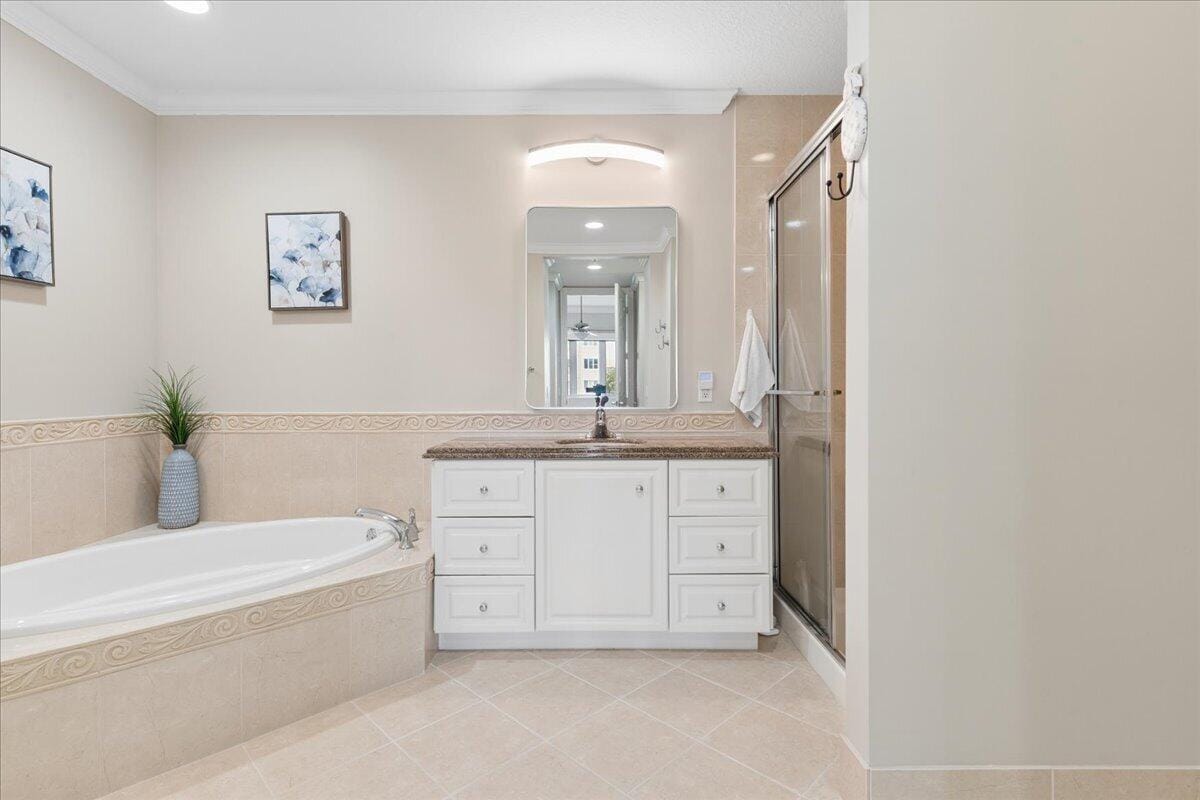 19 Harbour Isle Drive W 202, Fort Pierce, FL 34949 photo 21