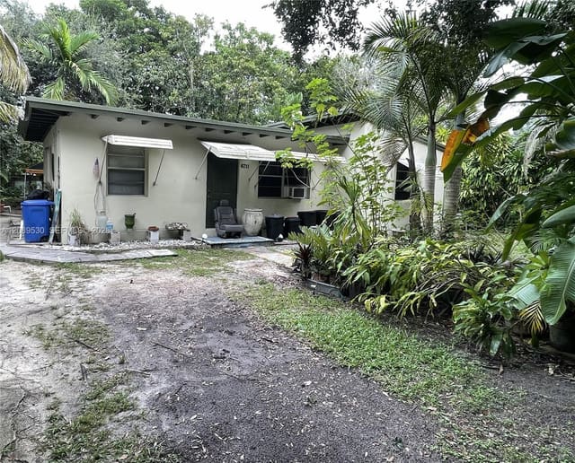 6711 SW 63rd Avenue, South Miami, FL 33143
