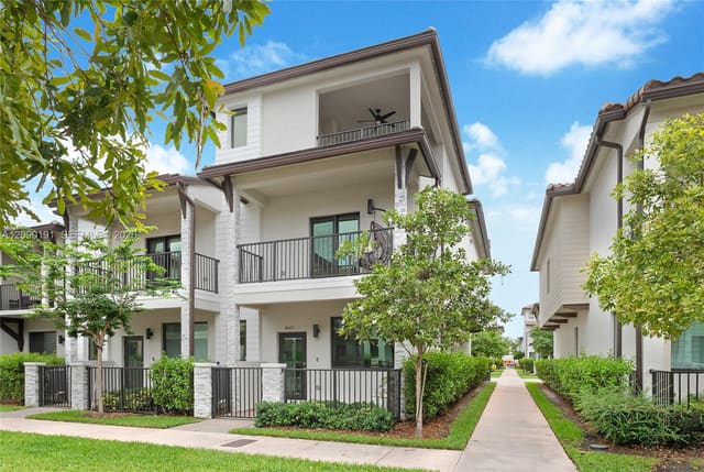 4605 NW 83rd Path, Downtown Doral South Phas, Doral, FL