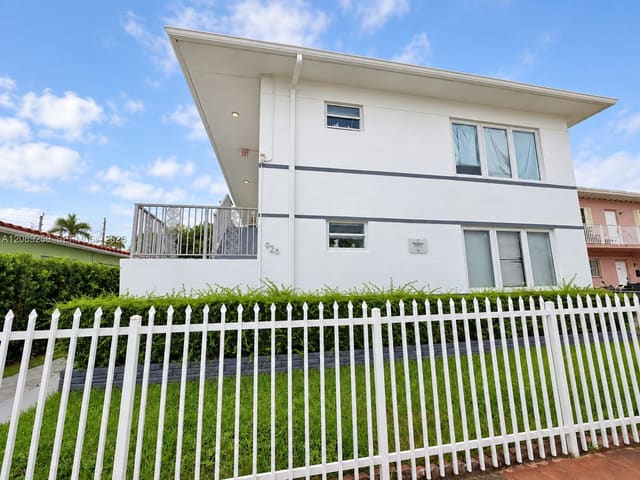 926 79th Terrace 6, Miami Beach, FL 33141