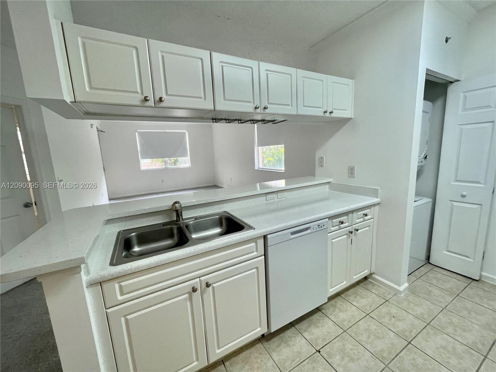 17125 N Bay Road 3213, Sunny Isles Beach, FL 33160