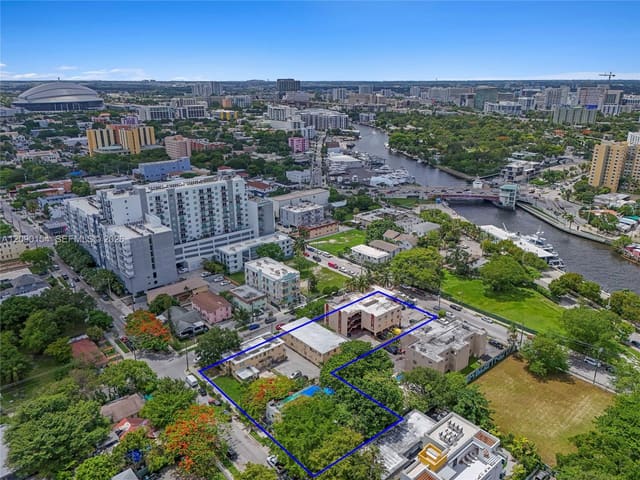 690 NW 3rd Street, Miami, FL 33128