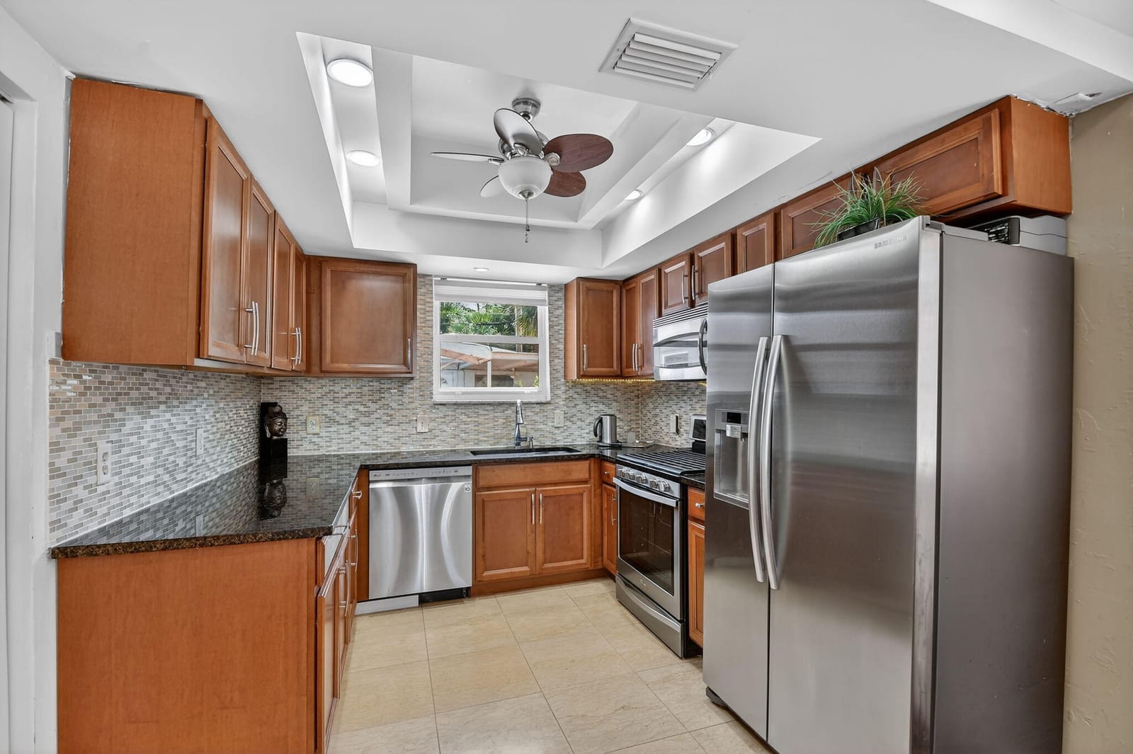 328 Monroe Drive — photo 12