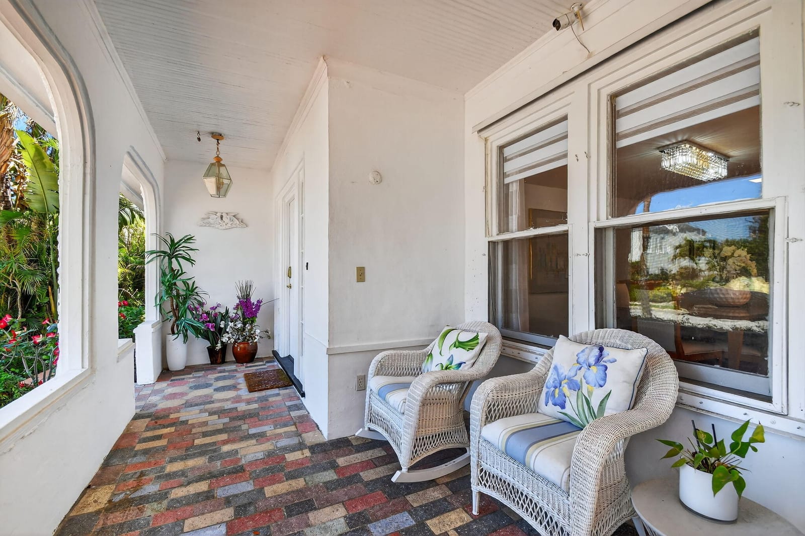 328 Monroe Drive — photo 4