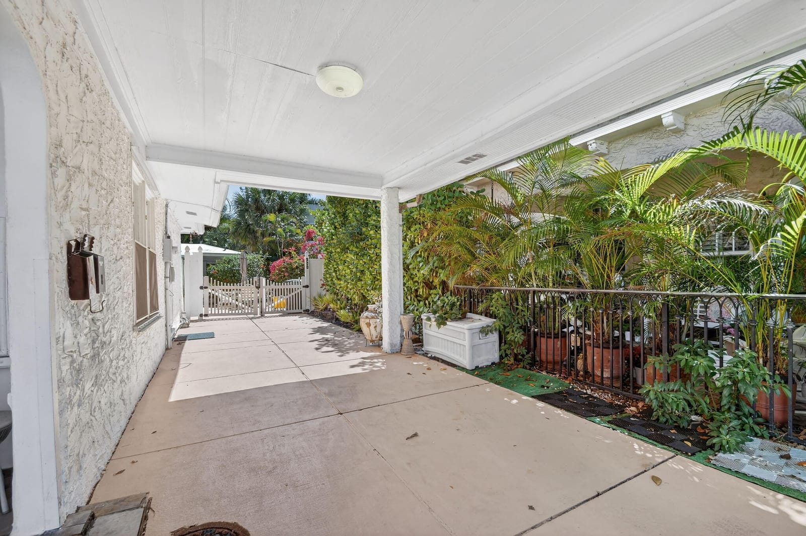 328 Monroe Drive — photo 5