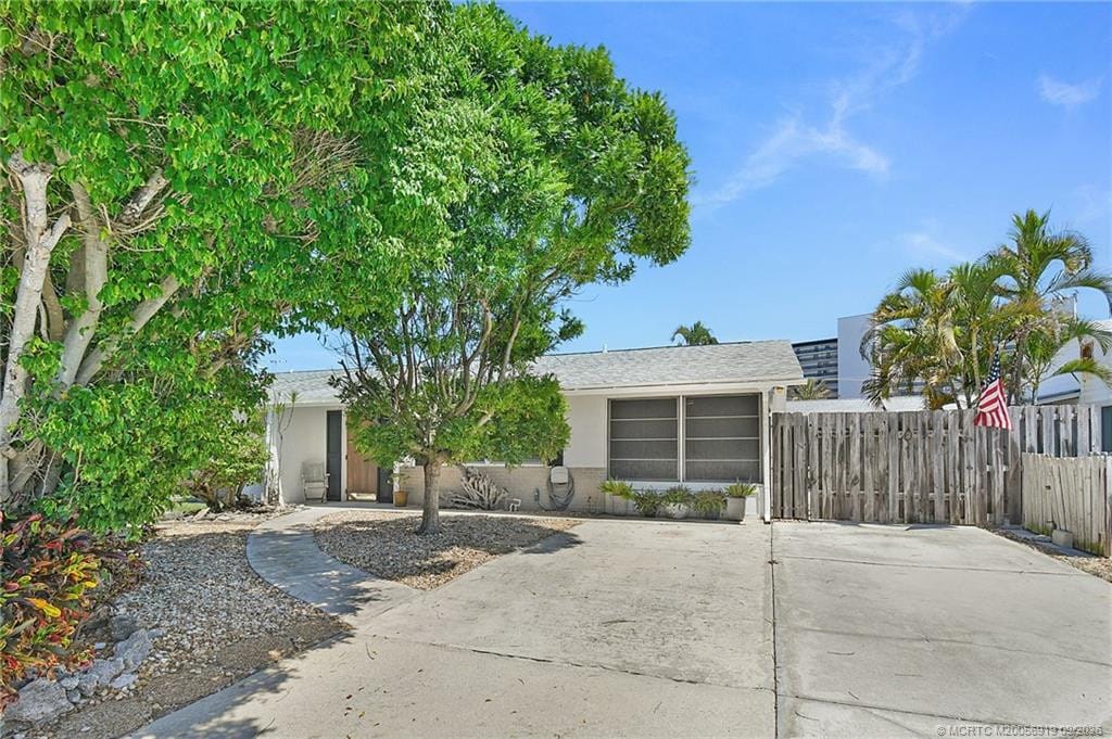 76 N El Mar Drive, Jensen Beach, FL 34957 photo 4