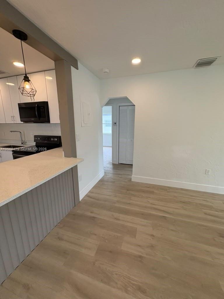 825 S 28th Avenue — photo 6
