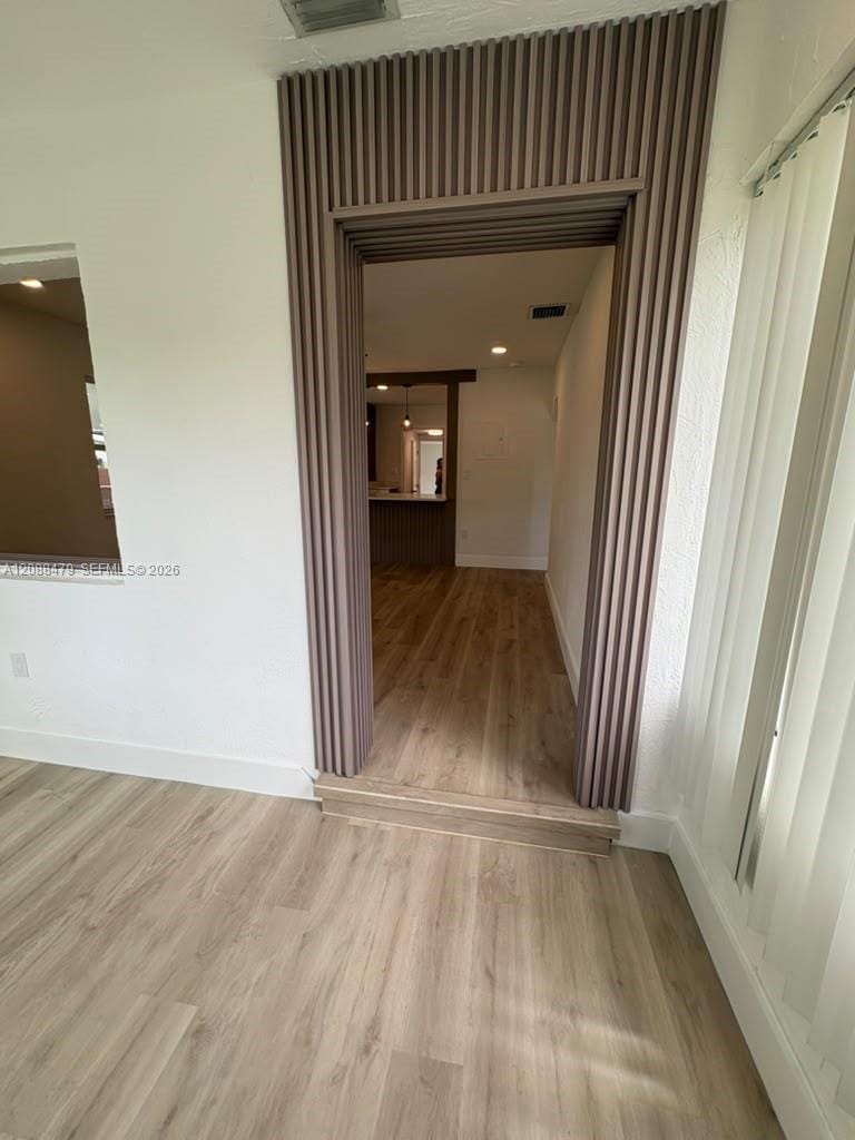 825 S 28th Avenue — photo 7