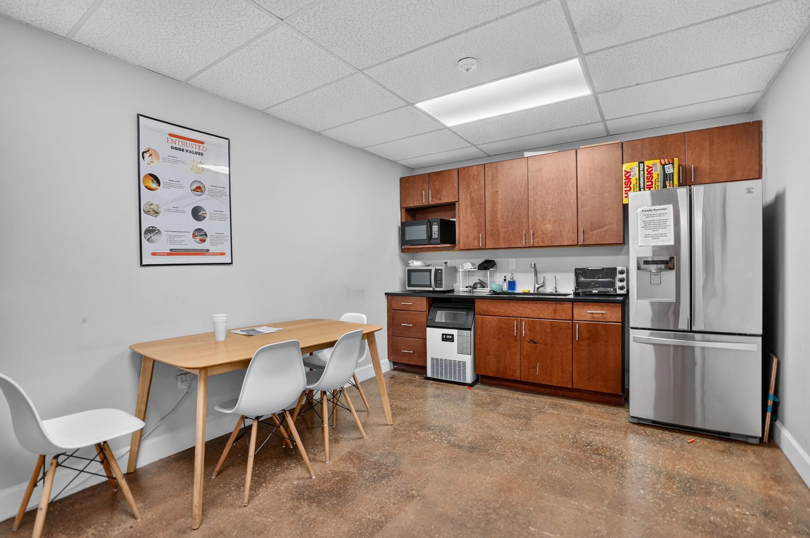 945 W 15TH Street — photo 12