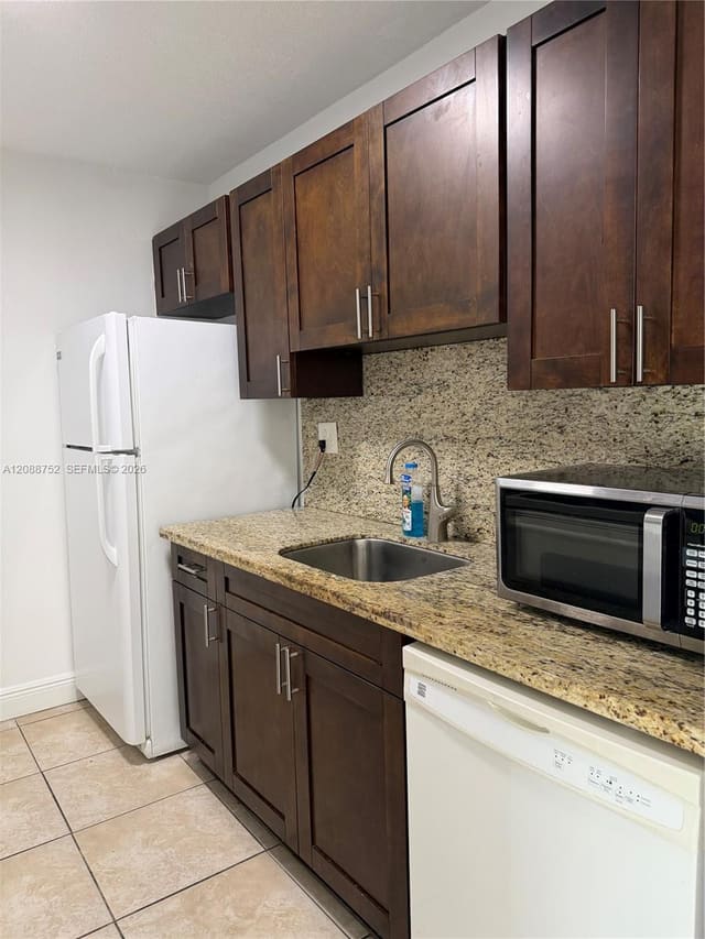 7425 SW 152nd Avenue 11-106, Miami, FL 33193