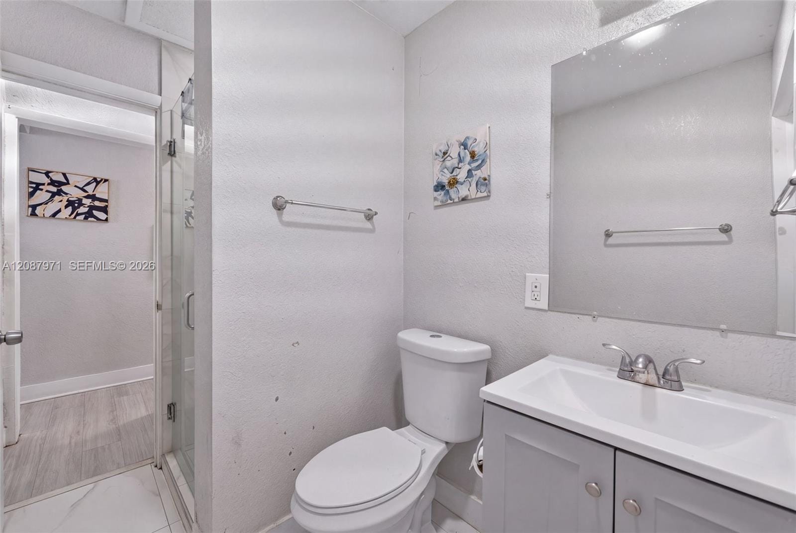 730 N 64th Avenue — photo 10