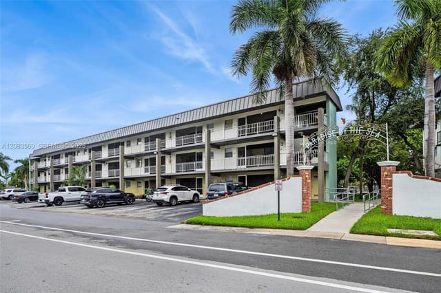 250 Layne Boulevard 304, Hallandale Beach, FL 33009
