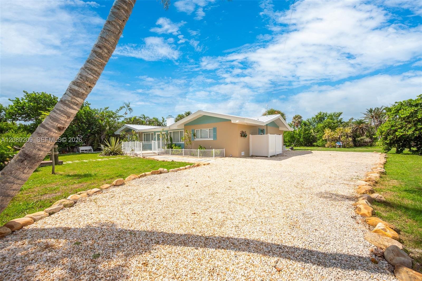 5885 Pine Tree, FL 33957 photo 1