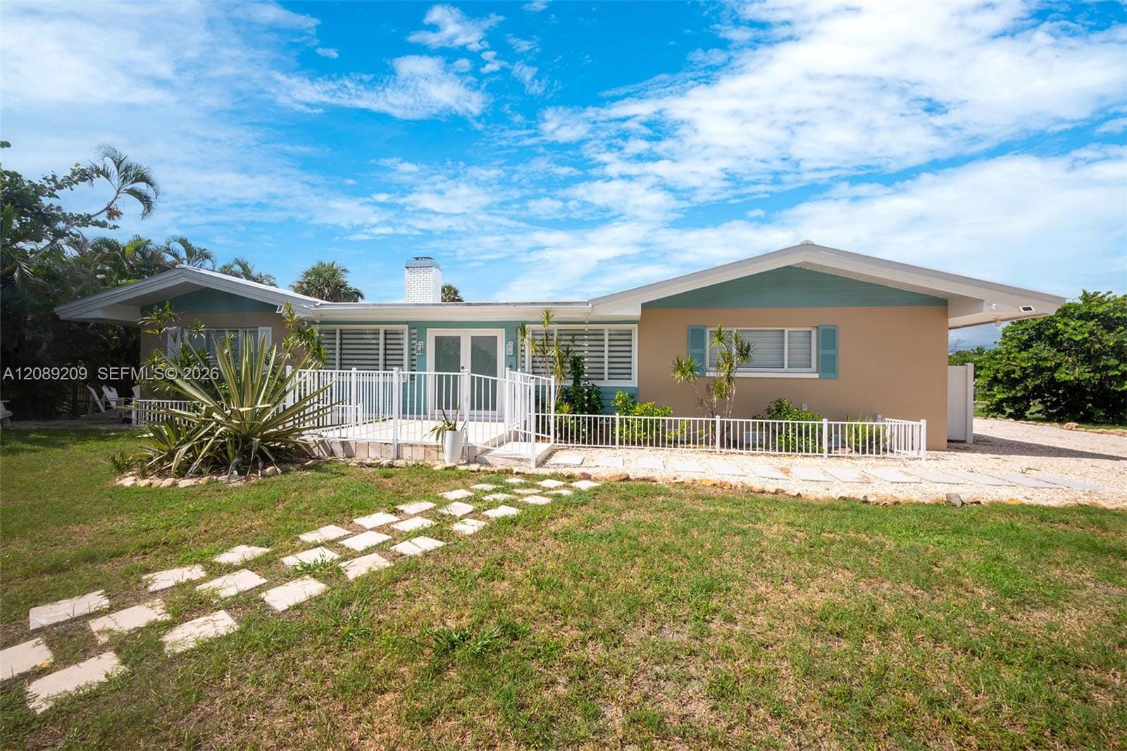 5885 Pine Tree, FL 33957 photo 2