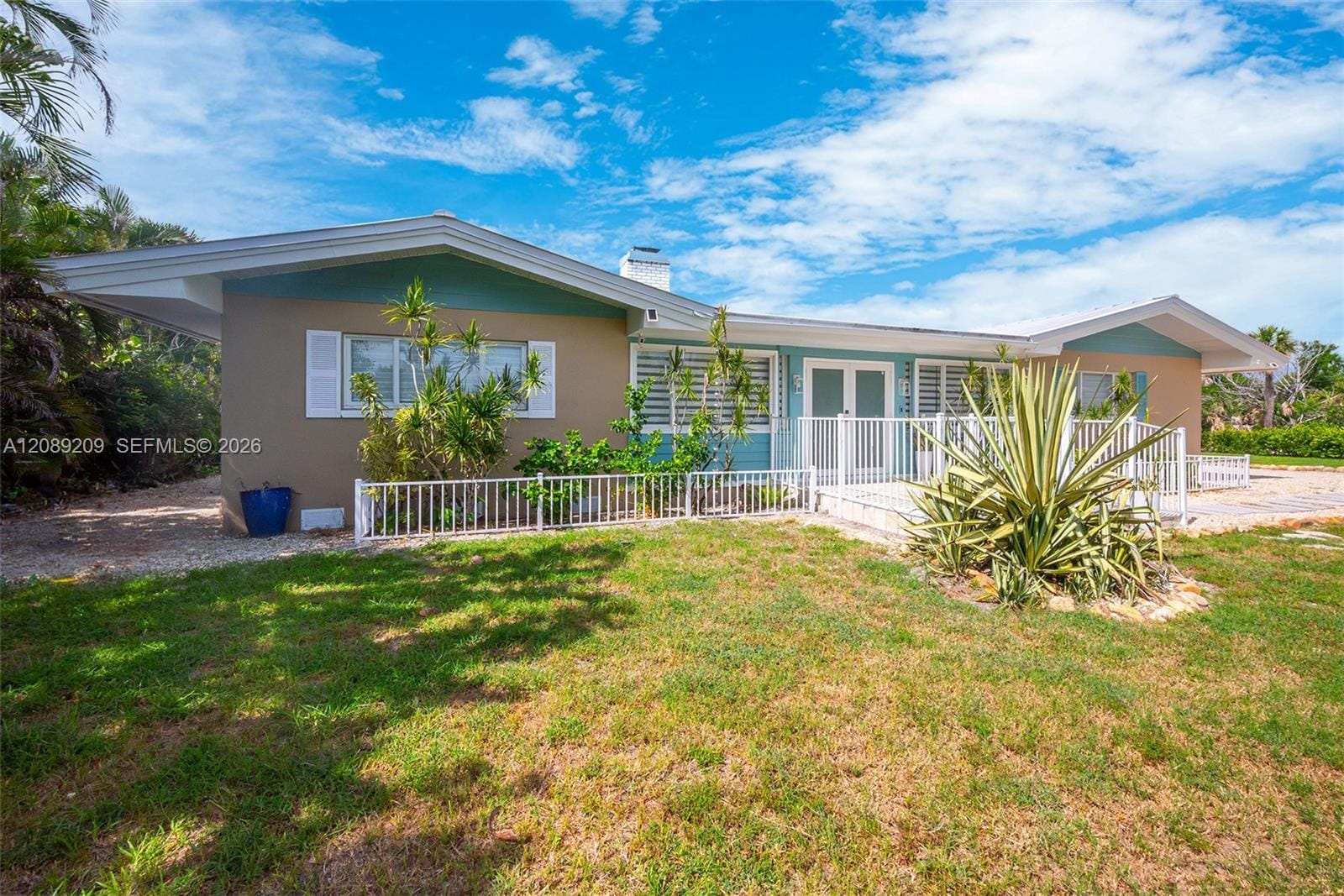 5885 Pine Tree, FL 33957 photo 12