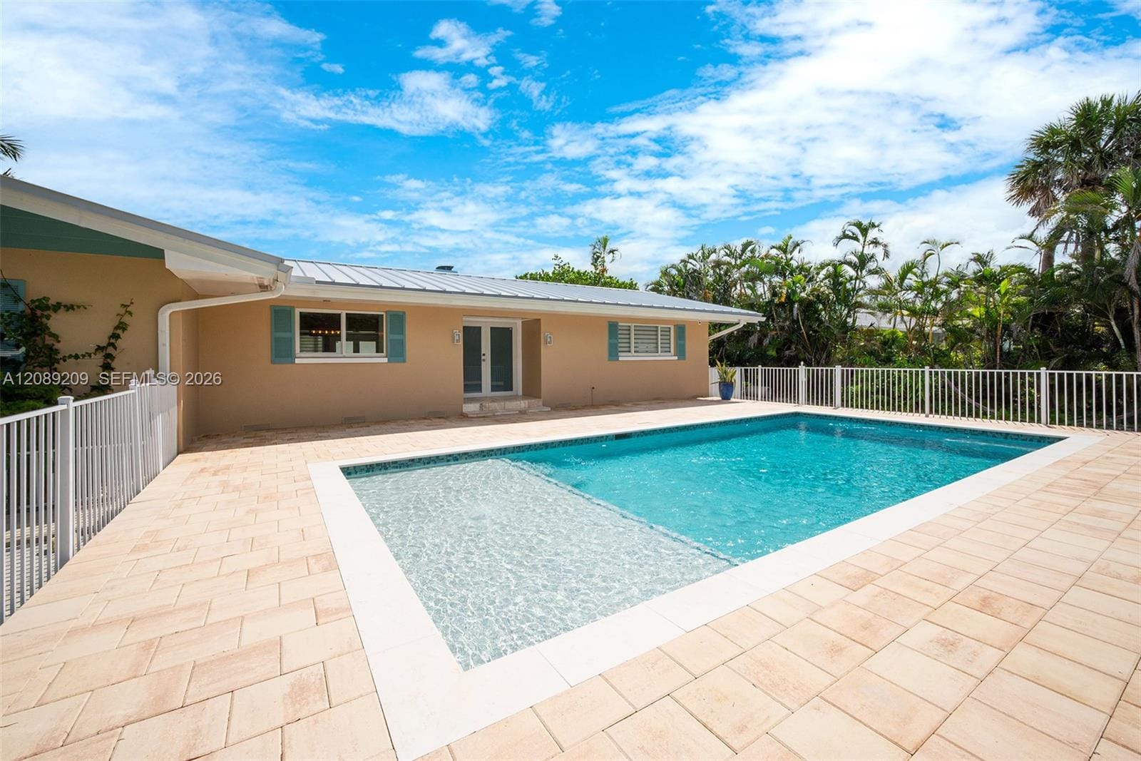 5885 Pine Tree, FL 33957 photo 3