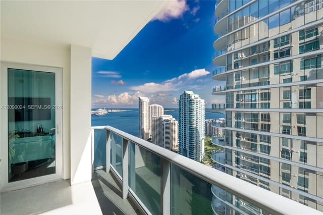 300 S Biscayne Boulevard T-3504, Miami, FL 33131