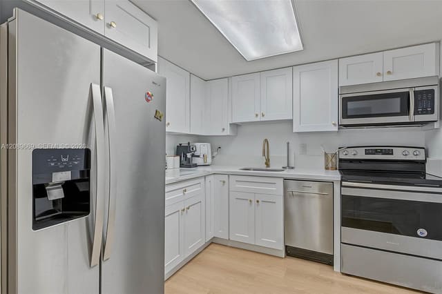 8307 SW 142nd Avenue E311, Miami, FL 33183