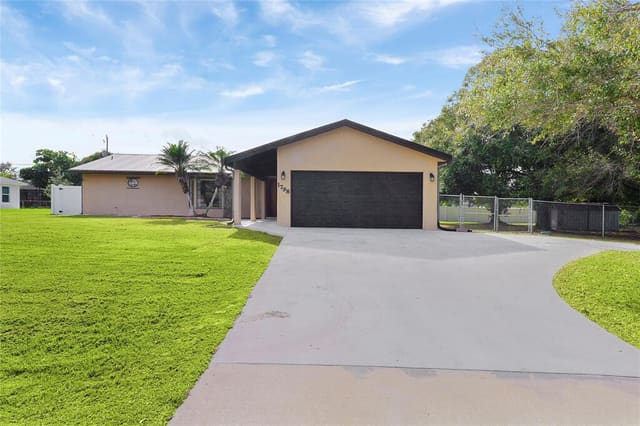 1798 SW Del Rio Boulevard, Port St. Lucie, FL 34953