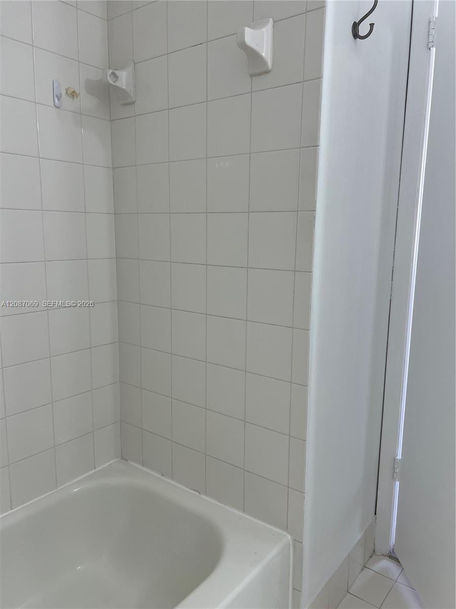 1153 NW 123rd Place 304, Miami, FL 33182 photo 27
