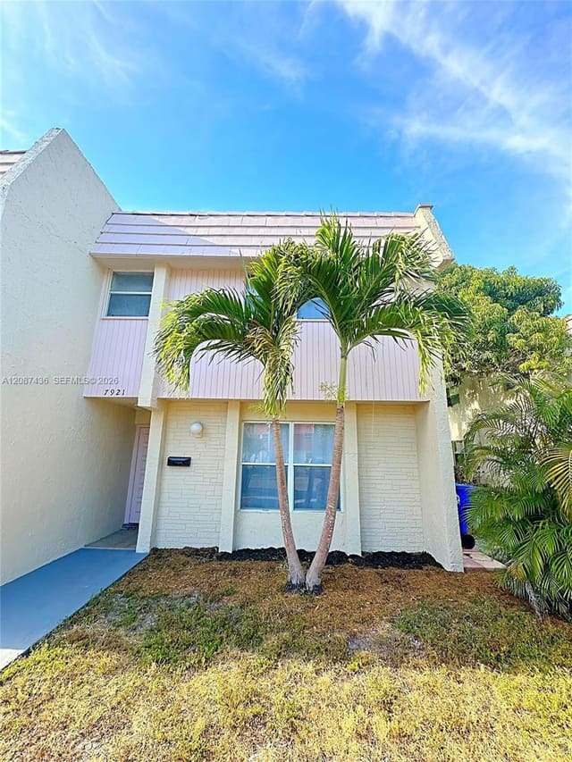 7921 SW 9th Street, North Lauderdale, FL 33068