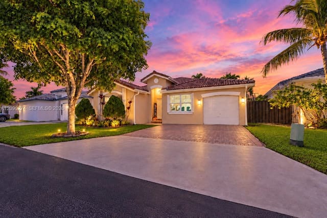 16256 SW 81st Street, Miami, FL 33193