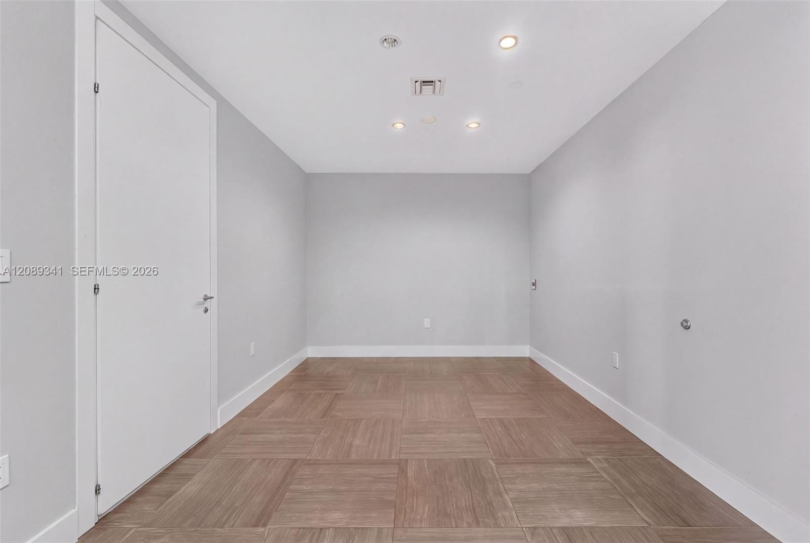 200 Biscayne Boulevard Way 4711, Miami, FL 33131 photo 8