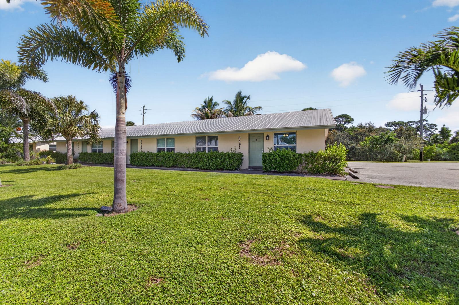 8697 SE HOBE RIDGE Avenue, Hobe Sound, FL 33455 photo 2