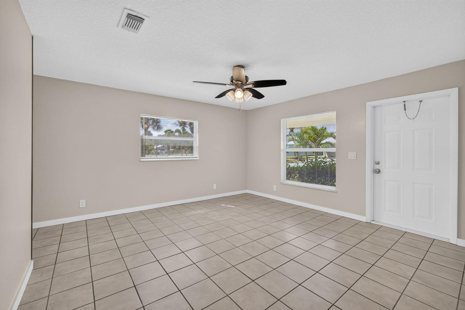 8697 SE HOBE RIDGE Avenue, Hobe Sound, FL 33455 photo 7