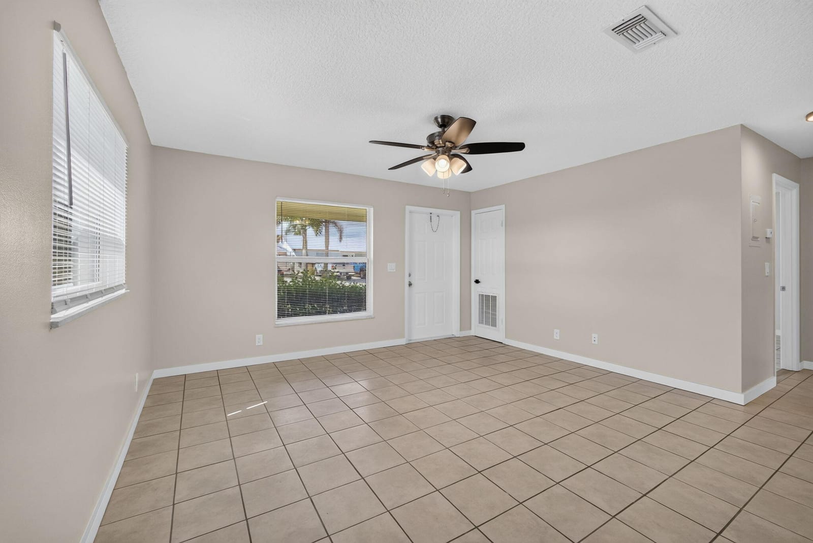 8697 SE HOBE RIDGE Avenue, Hobe Sound, FL 33455 photo 8