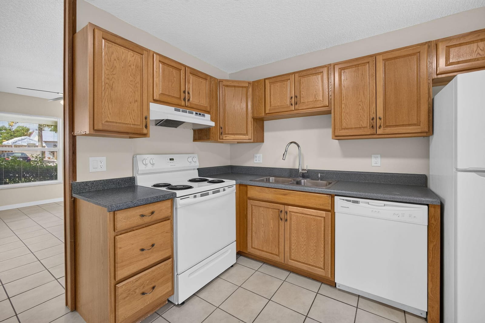 8697 SE HOBE RIDGE Avenue, Hobe Sound, FL 33455 photo 10