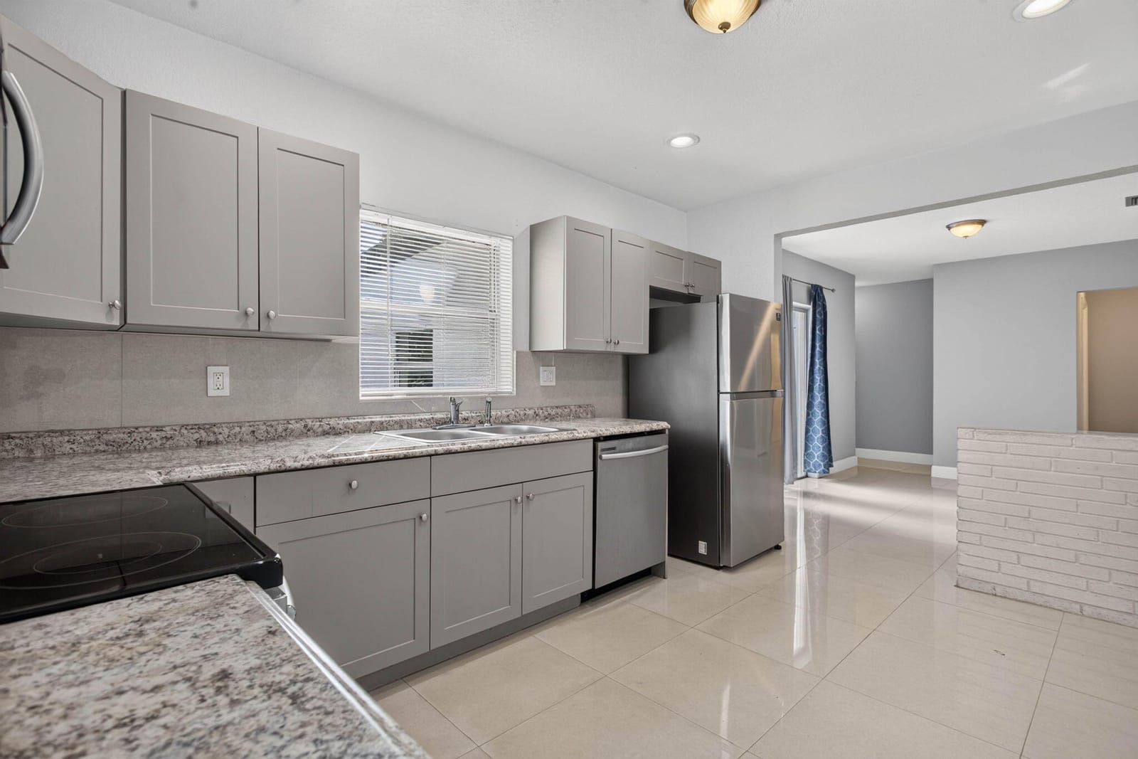 7571 LASALLE Boulevard, Miramar, FL 33023 photo 11