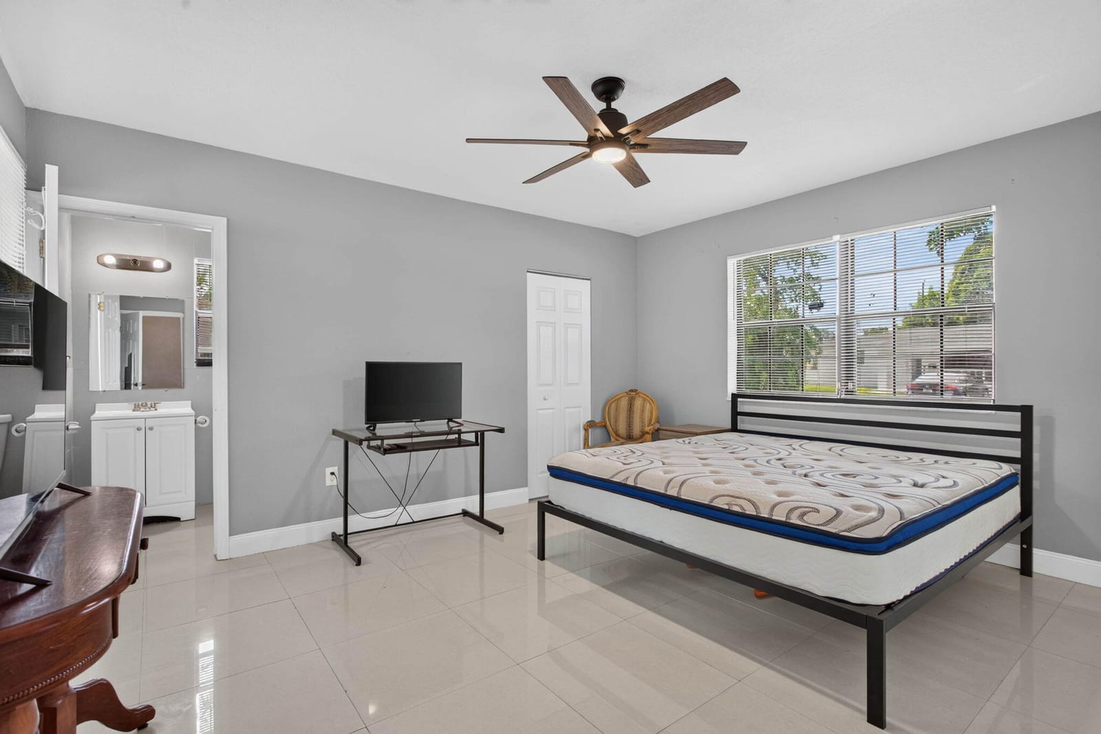7571 LASALLE Boulevard, Miramar, FL 33023 photo 14