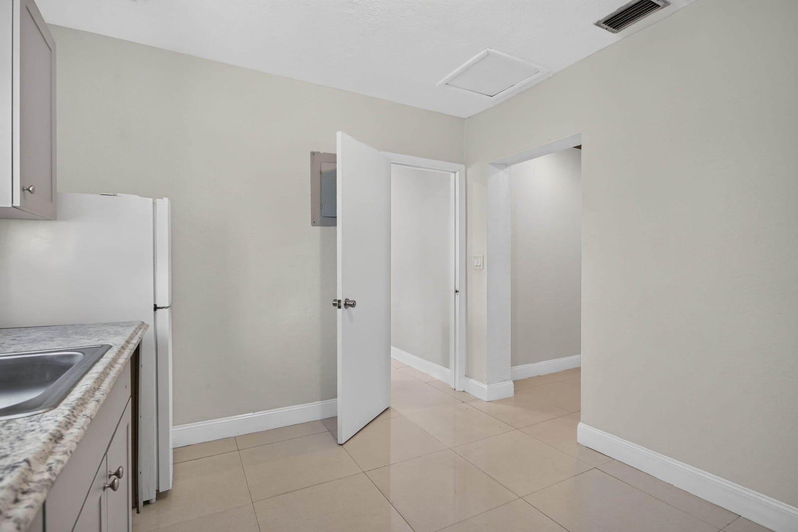 7571 LASALLE Boulevard, Miramar, FL 33023 photo 21