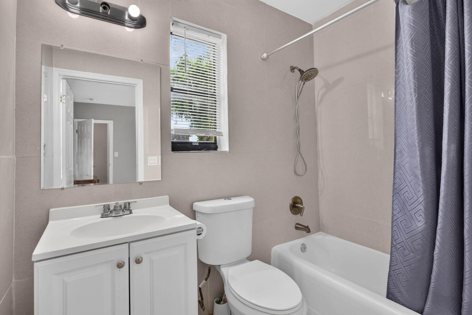 7571 LASALLE Boulevard, Miramar, FL 33023 photo 22